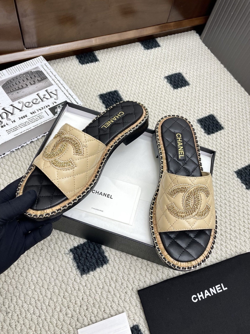 Ch**el slippers